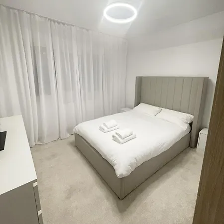 Nubia Modern Apartment Craiova Exterior photo