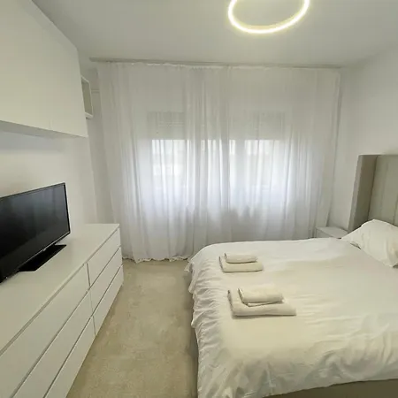 Nubia Modern Apartment Craiova Exterior photo