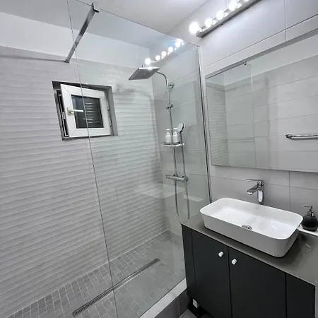 Nubia Modern Apartment Craiova Exterior photo
